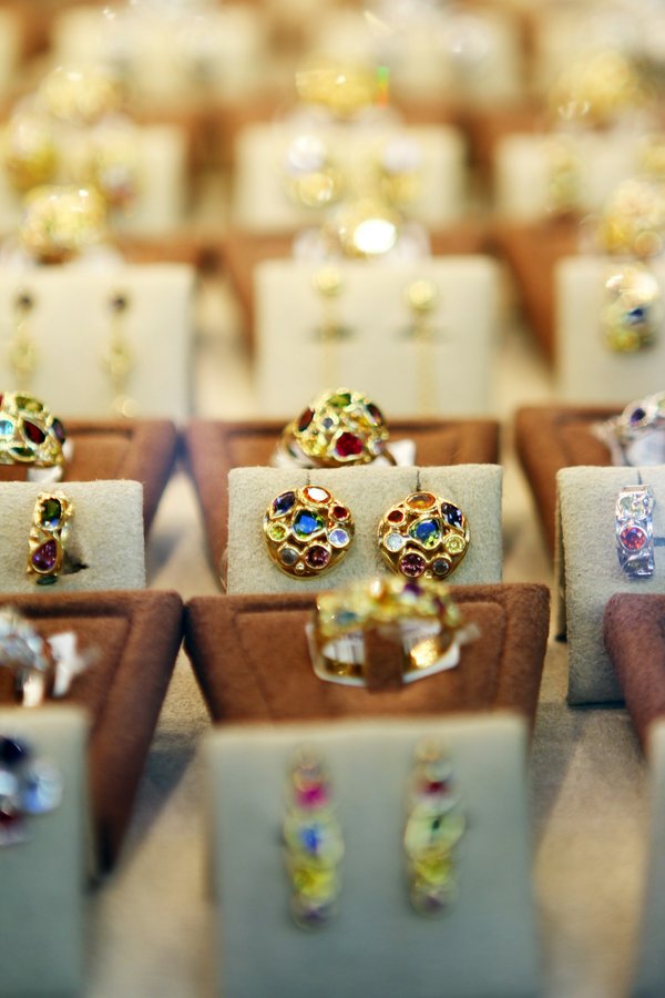 Market analysis of jewelry in Qatar : Trends and local brands